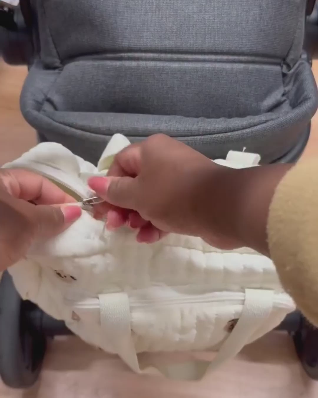 BİO BABY ELER SERBEST EMZİK BAŞLIKLI BİBERON